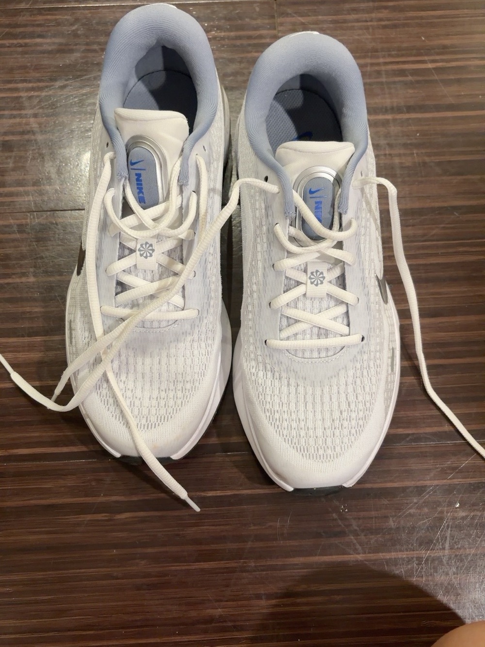 Nike Vomero 18 Men’s Running Shoes White Silver Size 9